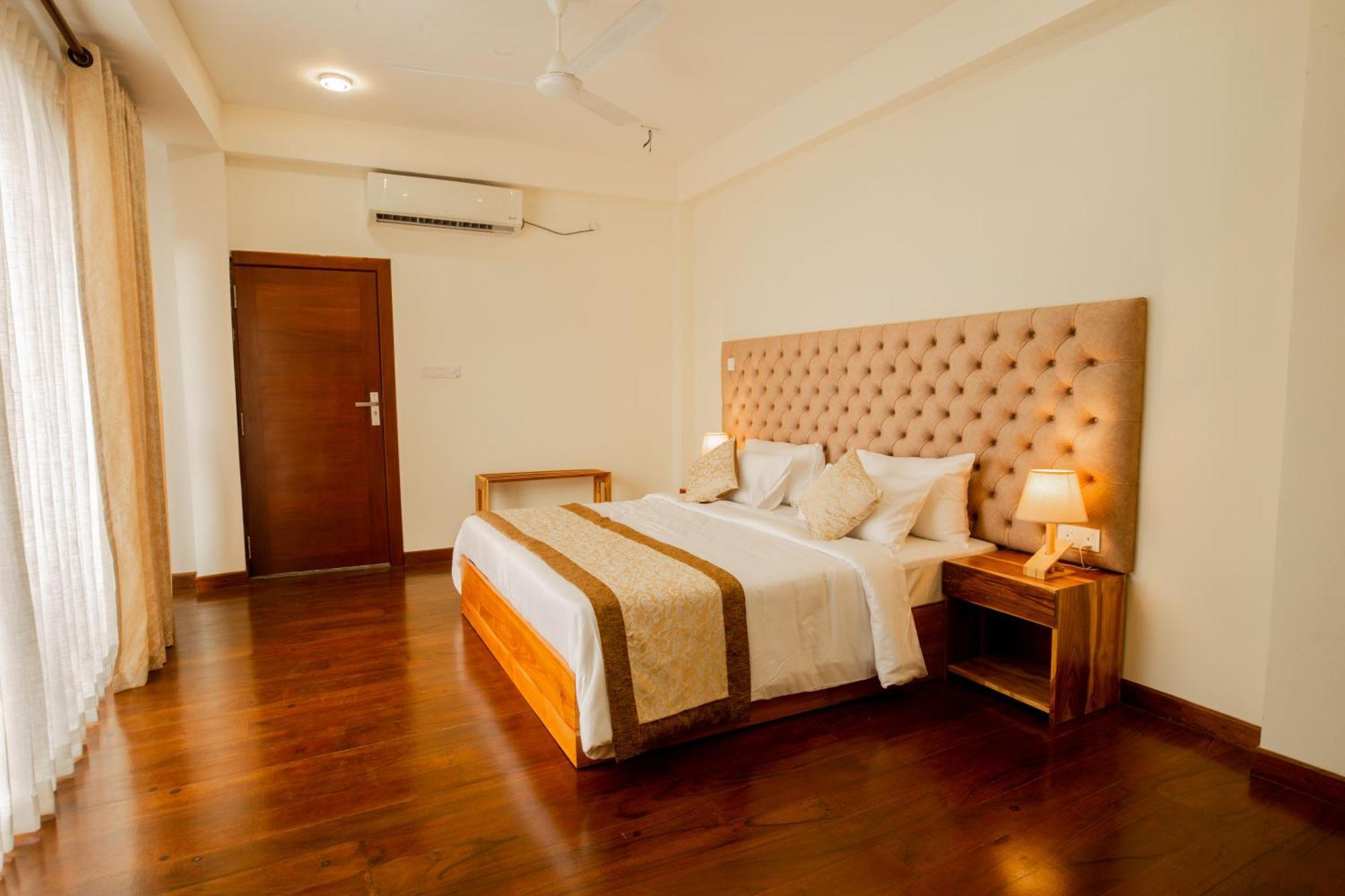 فندق Manthra Leisure كاندي المظهر الخارجي الصورة