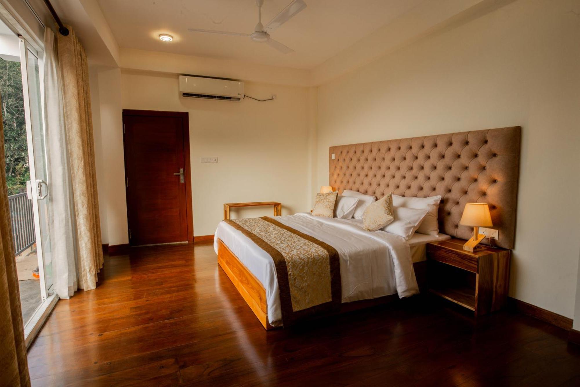 فندق Manthra Leisure كاندي المظهر الخارجي الصورة