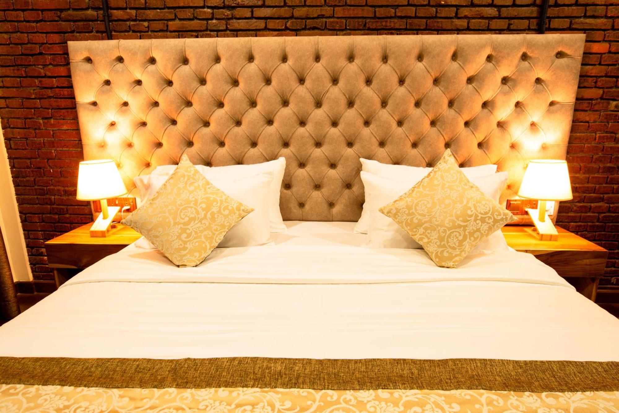 فندق Manthra Leisure كاندي المظهر الخارجي الصورة