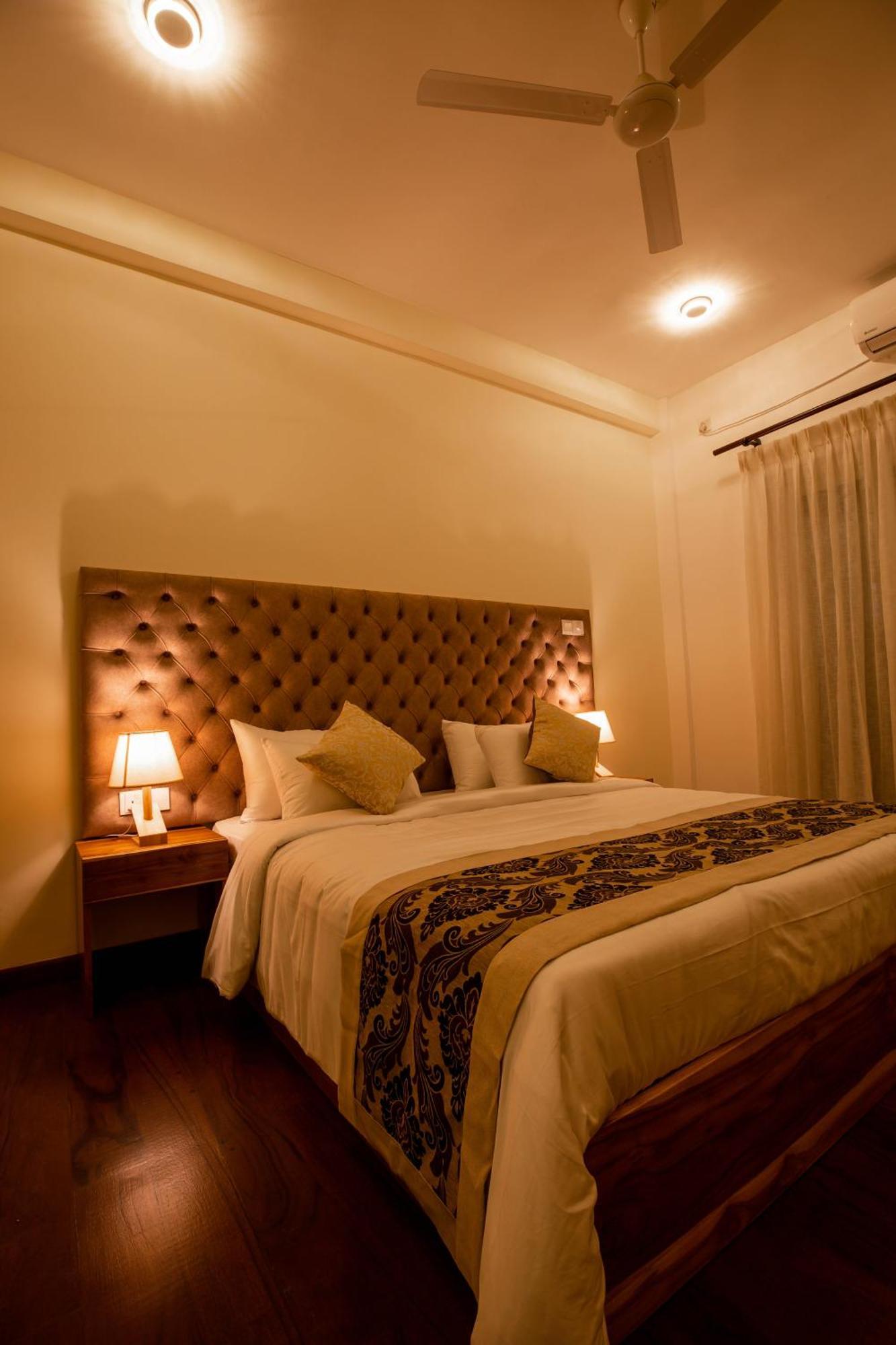 فندق Manthra Leisure كاندي المظهر الخارجي الصورة
